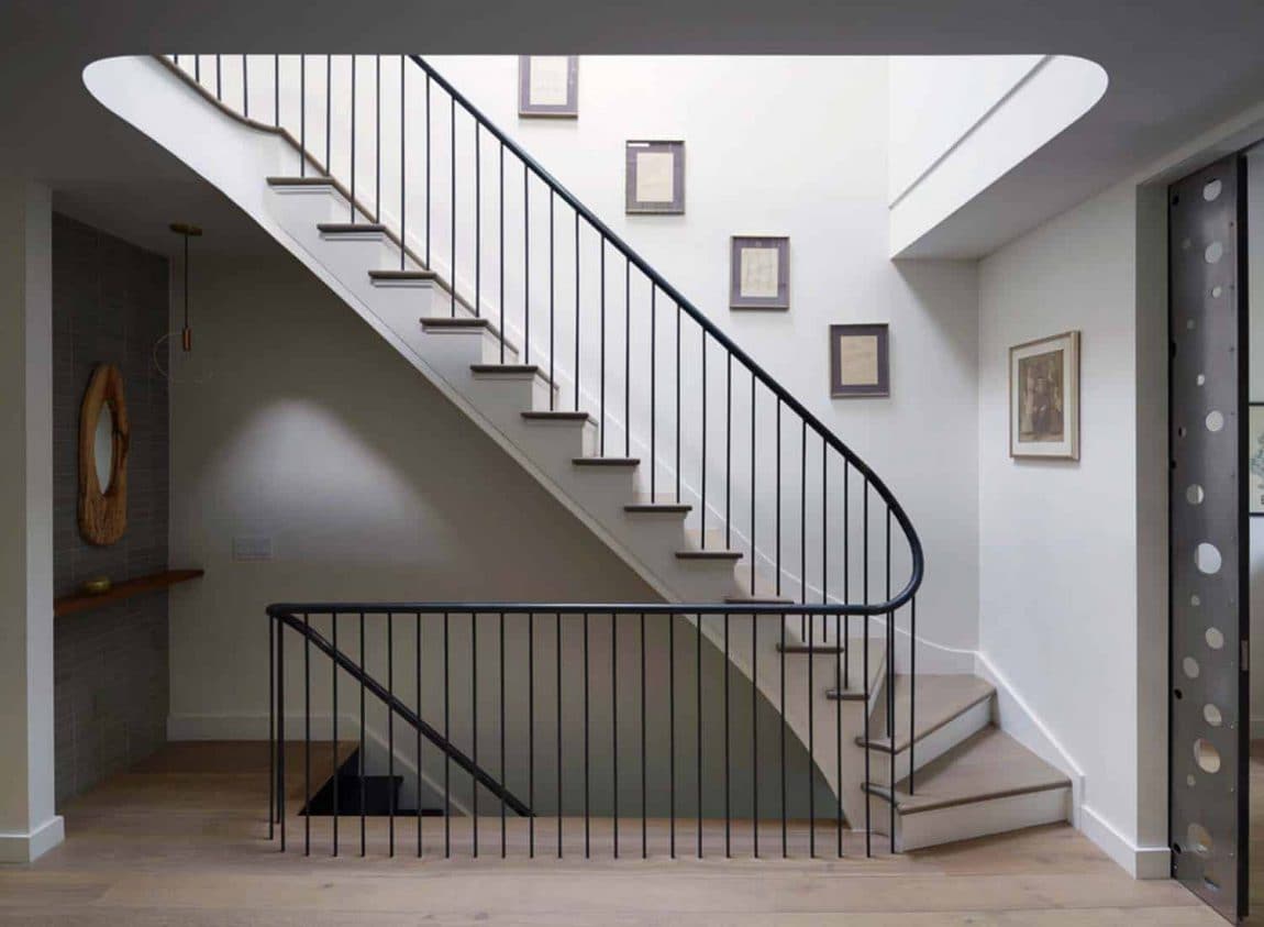 Rénovation d'un escalier et pose de garde-corps. — Paris (75)
